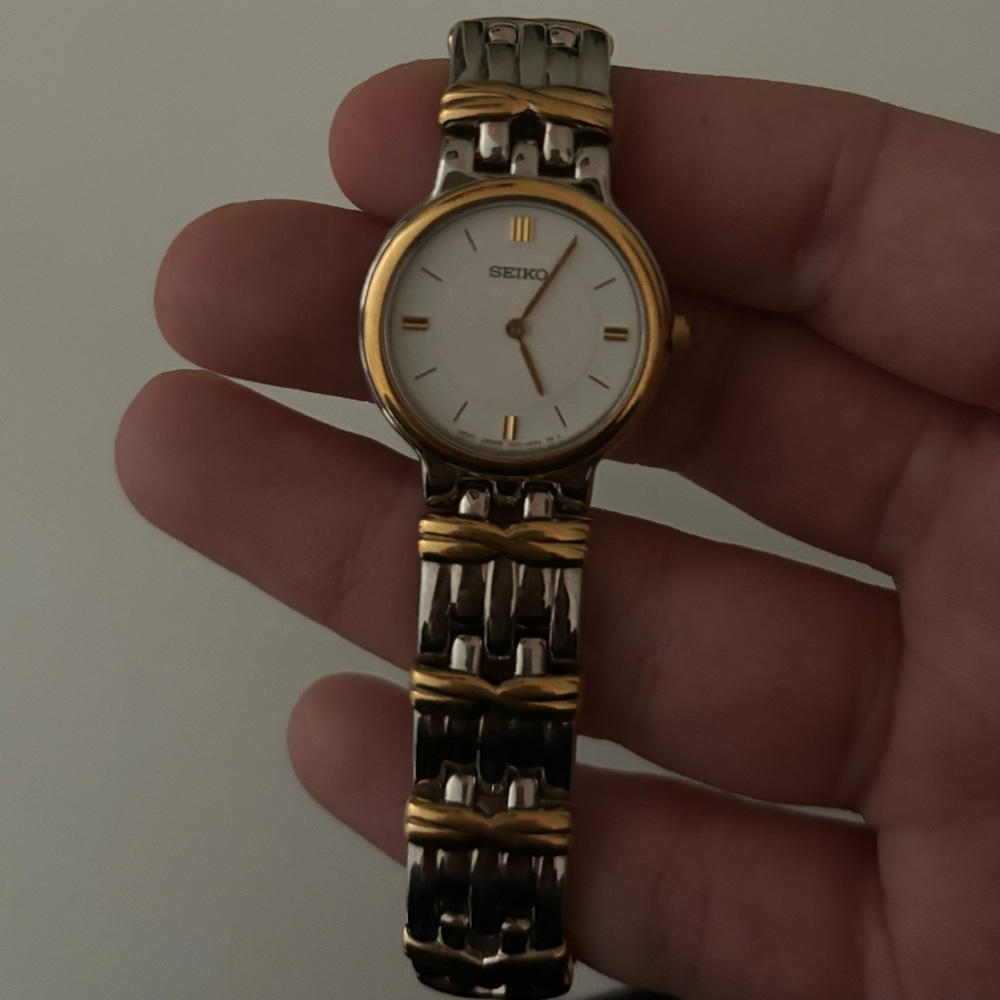 Vintage two tone ladies Seiko watch
